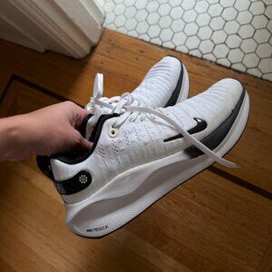 Brand new- Nike ReactX Infinity Run 4  Size 39/ Women 8